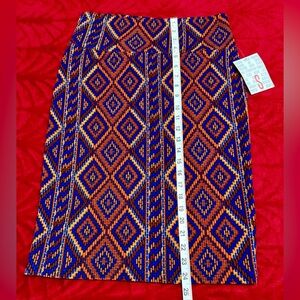 NWT Medium Adorable high waisted with Stretch knee legnth Measurements in pics